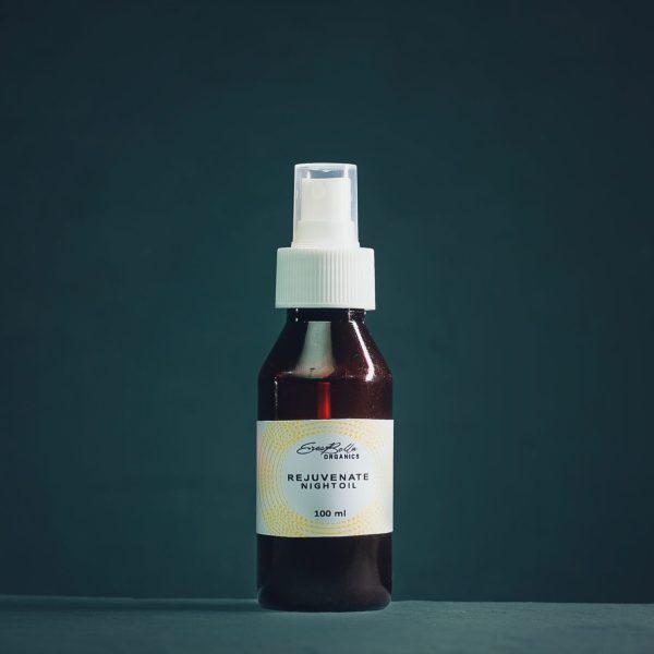 https://cdn.shopify.com/s/files/1/0609/2341/2559/files/5G1A7899-scaled.jpg?v=1728499306 Eres Bella Organics Rejuvenating Night Oil